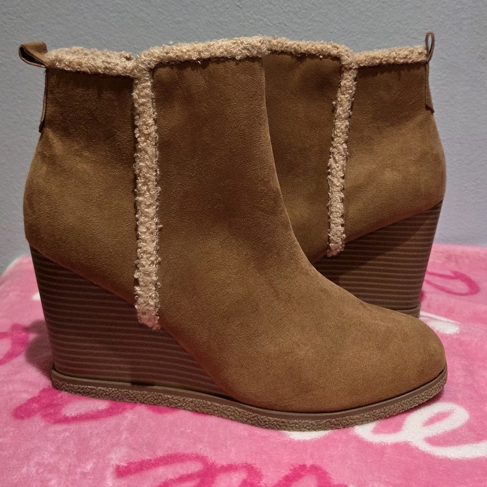 Sun & Stone Women's Camillia Tan Faux Suede Wedge Ankle Boot, Size 9.5M - Picture 4 of 10